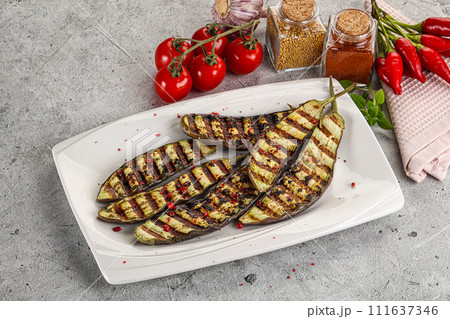 Grilled tasty ripe eggplant slice 111637346