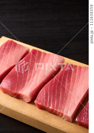 本鮪 中トロ 柵 本鮪 中トロ 柵 111638359