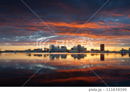 Norfolk, Virginia, USA Downtown Skyline in the Morning. 111639390