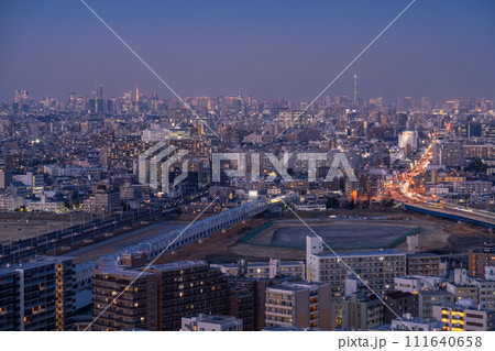 《東京都》東京都心の眺望・川崎からのぞむ夜景 《東京都》東京都心の眺望・川崎からのぞむ夜景 111640658