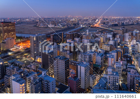 《東京都》東京都心の眺望・川崎からのぞむ夜景 111640661