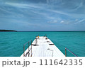 宮古島海桟橋水平線エメラルドグリーン 111642335
