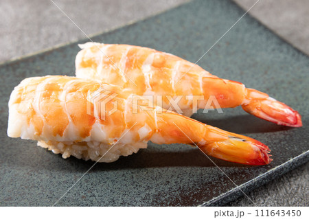 美味しい海老の握り鮨 111643450