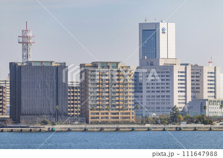 高浜岸壁から見えるポートアイランド 111647988