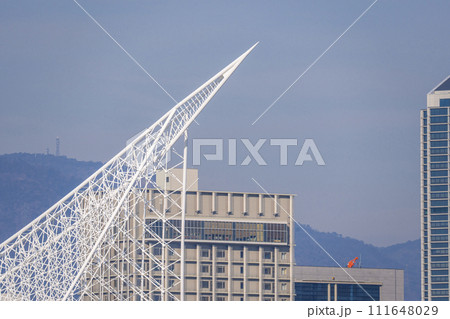 神戸海洋博物館の白いフレーム 111648029