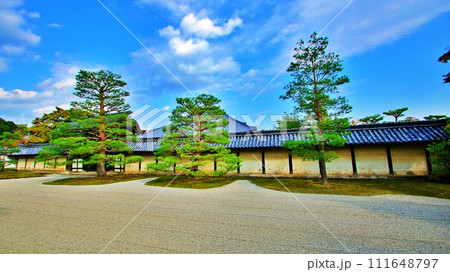 京都 嵐山　天龍寺 大方丈の枯山水前庭 111648797