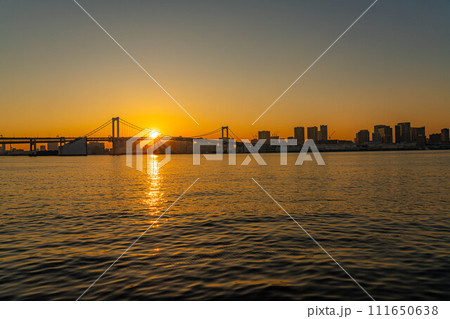 【夕焼け素材】豊洲ぐるり公園から見る夕焼け【東京都】 111650638