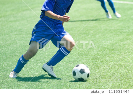 サッカー　フットボール 111651444