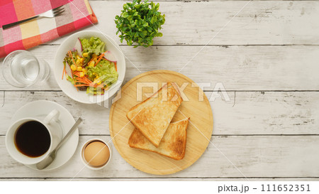 コーヒー・トースト・ゆで玉子・サラダのモーニングセット　イメージ 111652351