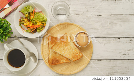 コーヒー・トースト・ゆで玉子・サラダのモーニングセット　イメージ 111652354