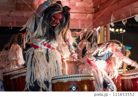 なまはげ太鼓 男鹿半島柴灯祭り 秋田県 なまはげ太鼓 男鹿半島柴灯祭り 秋田県 111653552