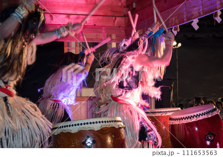 なまはげ太鼓 男鹿半島柴灯祭り 秋田県 なまはげ太鼓 男鹿半島柴灯祭り 秋田県 111653563