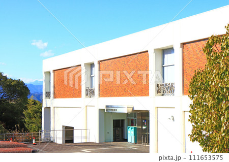 静岡県静岡市、静岡県立図書館の風景 111653575