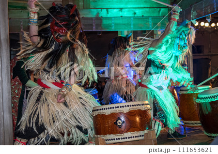 なまはげ太鼓　男鹿半島柴灯祭り　秋田県 111653621
