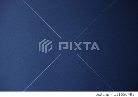 紺色の背景紙 111656495