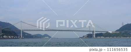 関門フェリーから見た関門橋 関門フェリーから見た関門橋 111656535