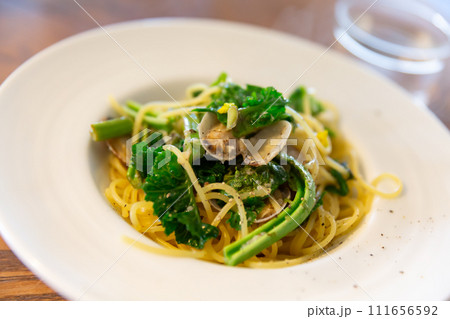 菜の花とアサリのスパゲッティ 春パスタ オイルパスタ 111656592