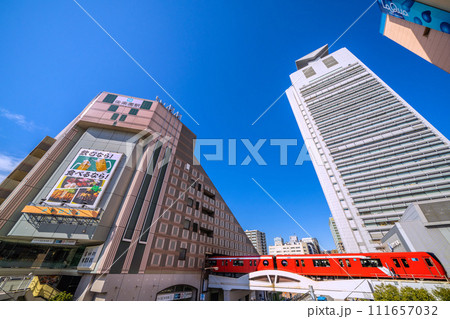 日本の東京都市景観 東京メトロ 後楽園駅や駅に到着した丸ノ内線、文京区役所などを望む=2月14日 日本の東京都市景観 東京メトロ 後楽園駅や駅に到着した丸ノ内線、文京区役所などを望む=2月14日 111657032