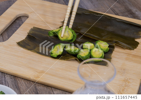 芽キャベツの昆布締め 冷酒 111657445