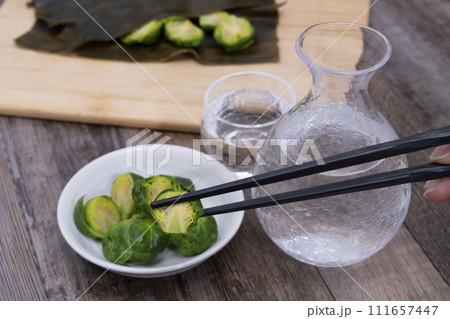 芽キャベツの昆布締め 冷酒 111657447