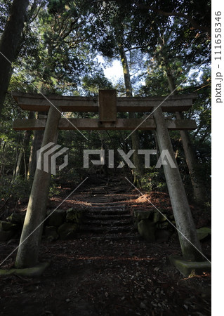 本宮山砥鹿神社奥宮第三鳥居 111658346