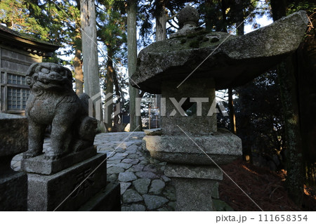 本宮山砥鹿神社奥宮狛犬 本宮山砥鹿神社奥宮狛犬 111658354