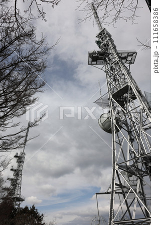 本宮山山頂鉄塔 111658386