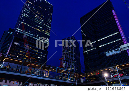 渋谷 夜 都市景観 背景素材 111658865