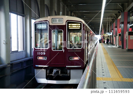 阪急電車(宝塚駅) 阪急電車(宝塚駅) 111659593
