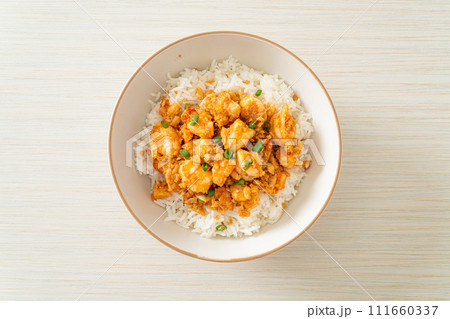 stir-fried shrimps with garlic and shrimps paste stir-fried shrimps with garlic and shrimps paste 111660337
