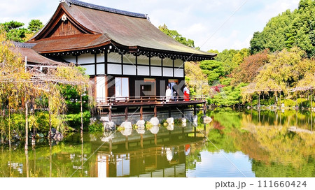 京都 平安神宮神苑の風景 京都 平安神宮神苑の風景 111660424