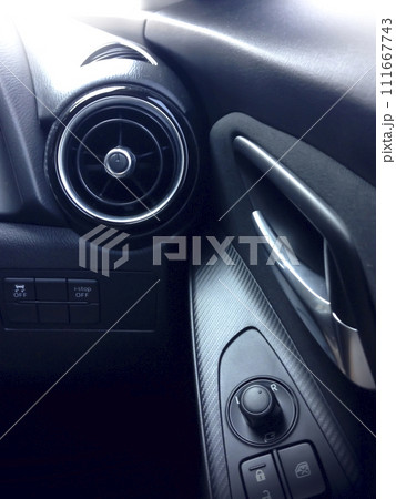 Car air conditioning system with the door handle and control panel adjustment of window in car. 111667743