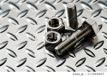 ボルトとナット 111668047