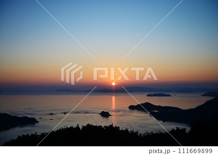 広島県呉市　豊浜町豊島　十文字山展望台からの眺望 111669899
