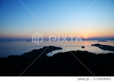 広島県呉市 豊浜町豊島 十文字山展望台からの眺望 広島県呉市 豊浜町豊島 十文字山展望台からの眺望 111669901