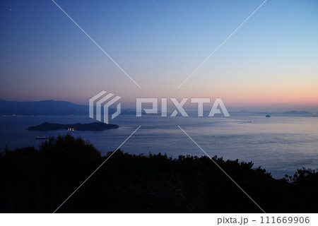 広島県呉市 豊浜町豊島 十文字山展望台からの眺望 広島県呉市 豊浜町豊島 十文字山展望台からの眺望 111669906