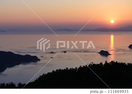 広島県呉市　豊浜町豊島　十文字山展望台からの眺望 111669935