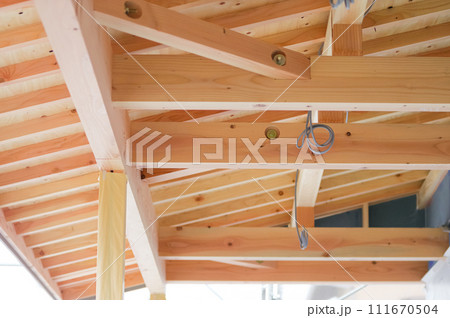 建築中の木造住宅 建築中の木造住宅 111670504