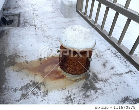 サビてしまった臭気筒 サビてしまった臭気筒 111670879