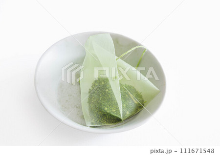 緑茶のテトラパック 緑茶のテトラパック 111671548