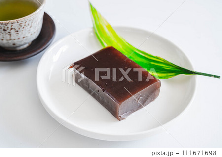 ティータイムの羊羹 111671698