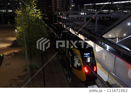 開業前：夜の宇都宮ライトレール試運転列車（LIGHTLINE） 111672862
