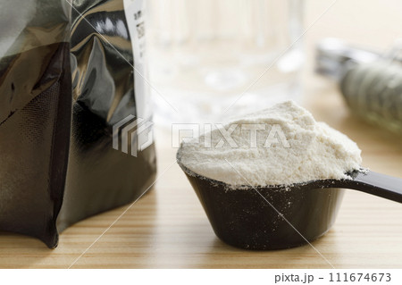 スプーン一杯のプロテイン スプーン一杯のプロテイン 111674673