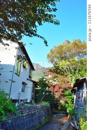 弥彦の街並み（新潟県） 111676594