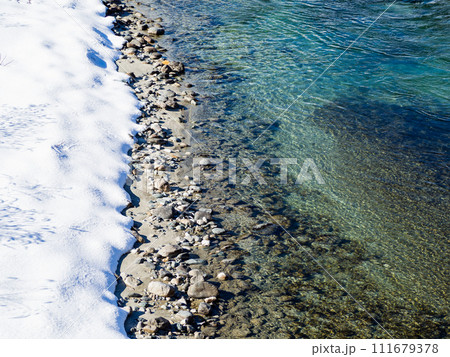 雪解けの川　渓流 111679378