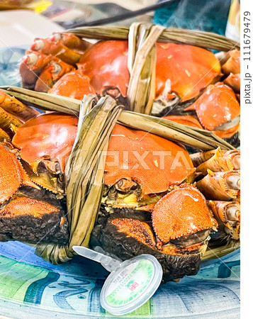 上海の秋の味覚・上海蟹 111679479