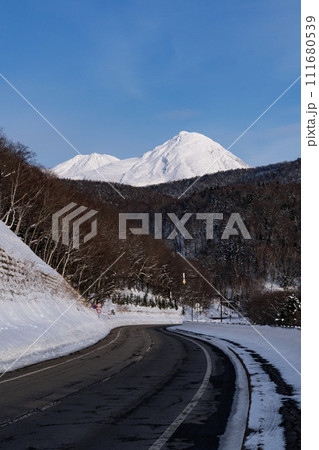 冬の知床の山 冬の知床の山 111680539