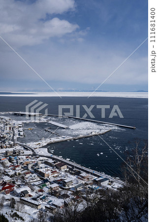 羅臼展望台から国後島望む 111681400