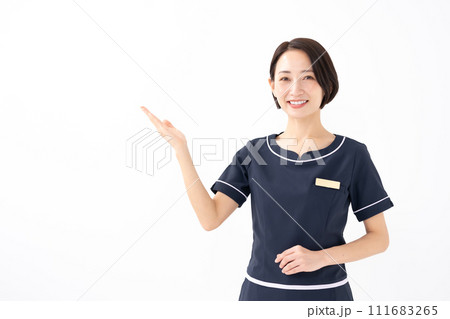 女性 制服 エステティシャン 手かざし 女性 制服 エステティシャン 手かざし 111683265