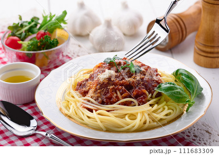 スパゲティー　ミートソース 111683309